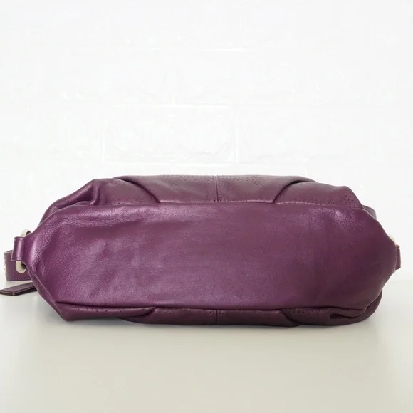 Coach Handbag beautiful!! - Picture 8 of 13